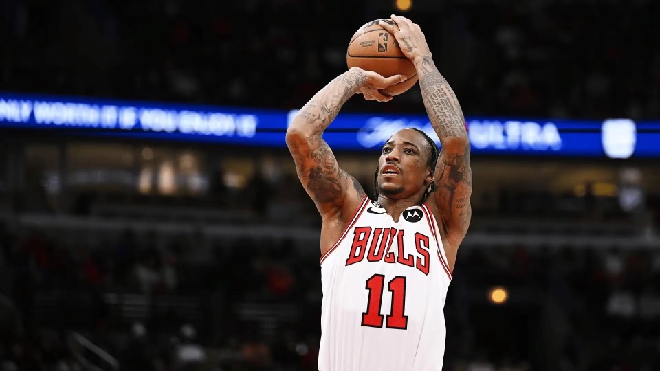 无限资源获取德罗巴连续二十场比赛得分超过表现优异,公牛不断突破!