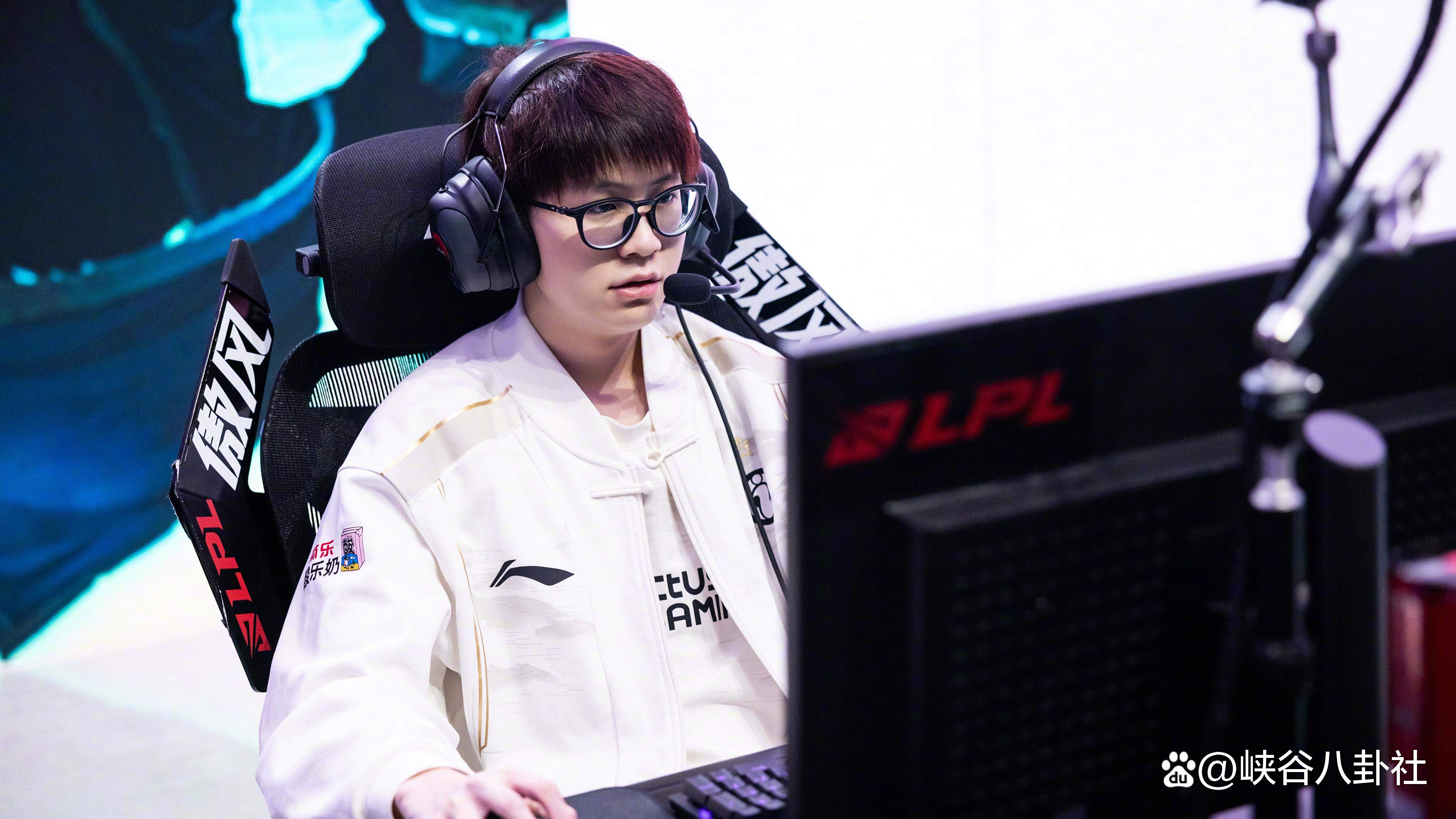 免费资源获取Rookie迎来十二赛季出色发挥，利物浦观众热烈欢呼！(利物浦什么打法)