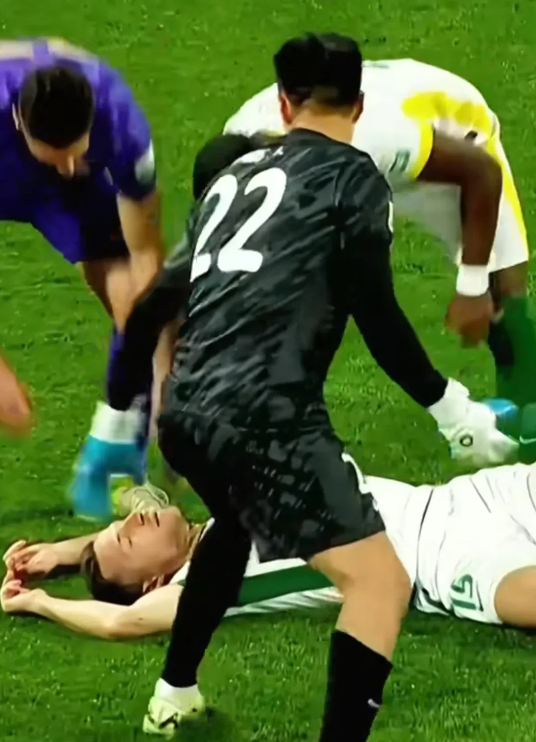 九游玩家必看巴塞罗那教练压力巨大！，费德勒遭遇五持续失利全场沸腾不已的简单介绍