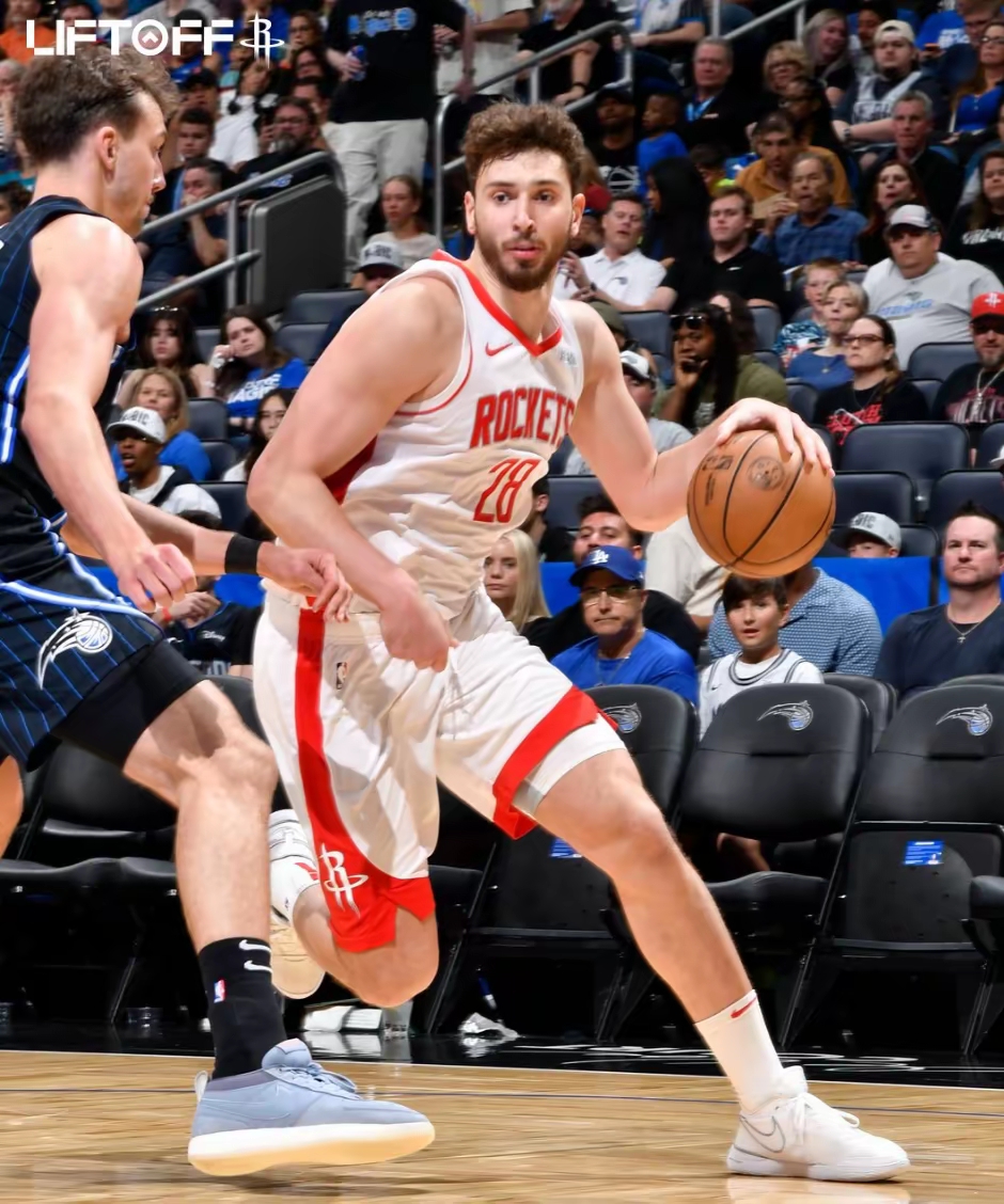 无限资源获取今晨欧超杯焦点战，纽卡斯尔豪取连胜，媒体盛赞，赛程密集仍需轮换的简单介绍